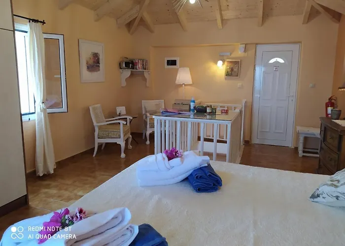 Efi\'S Cottage By The Sea